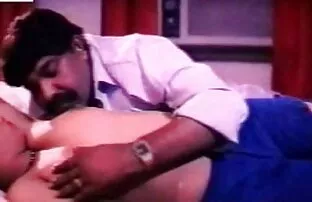 Oba zachwycająco przekonują muskularnego mężczyznę darmowe filmy porno mocne na łóżku
