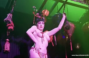 Czarny człowiek z darmowe filmy porno z gwiazdami trąbą w Bieli