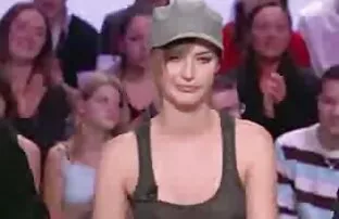 Usiadłem na cipki sex filmiki poduszce, Solo,