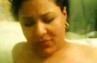 Bawię się z młodą pięknością darmowe filmy porno z dziewicami w domu