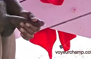Czterdzieści osób kończy darmowe sex filmy z mamuśkami pracę.