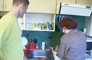 Potrząśnij darmowe filmy starsze panie swoim tyłkiem Luksus