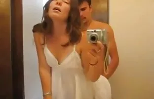 Ubierz filmy erotyczne darmowe na telefon dziewczynę